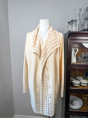 Chico’s 100% Wool Open Front Cardigan Sweater Cream Eyelet Detail Size 2
